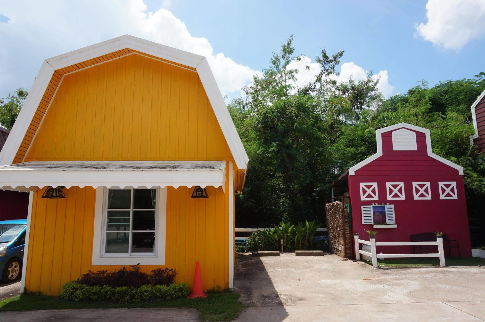 Color Ville Hotel Sha Certified Sakon Nakhon Exterior foto