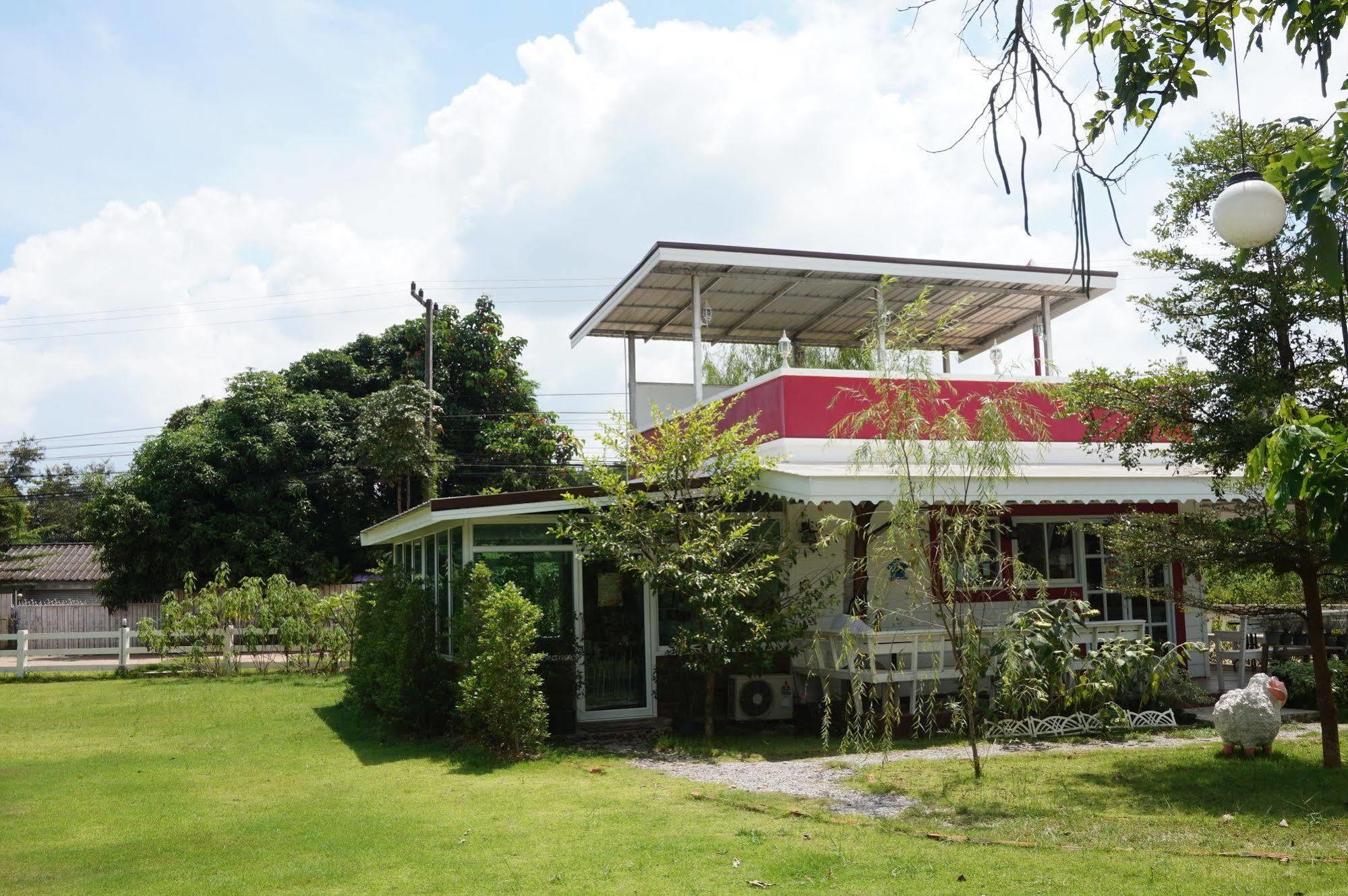 Color Ville Hotel Sha Certified Sakon Nakhon Exterior foto