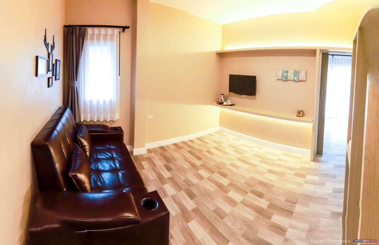 Color Ville Hotel Sha Certified Sakon Nakhon Exterior foto