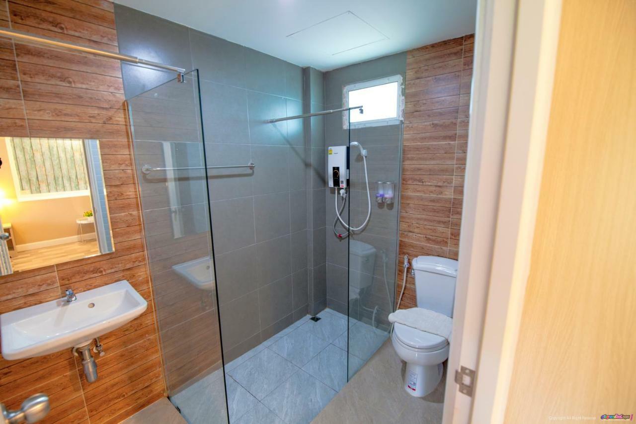 Color Ville Hotel Sha Certified Sakon Nakhon Exterior foto